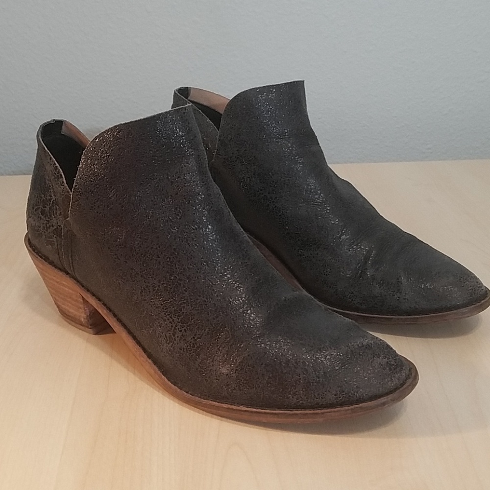 Kelsi Dagger Brooklyn booties textured 7.5